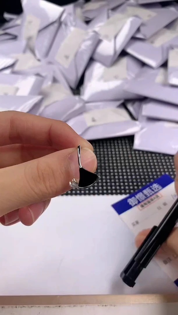 银S925镶嵌戒指翡翠布*。3