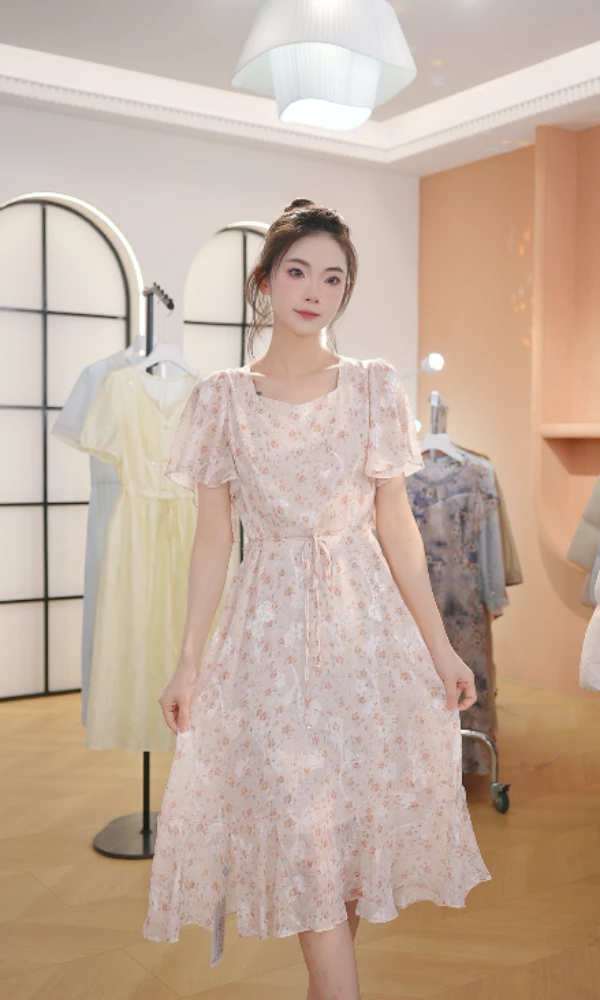 M1517 夏季25年新款高档洋气新中式收腰显瘦气质妈妈连衣裙女时尚