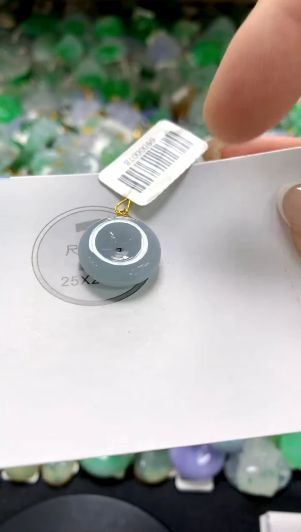 翡翠18K金镶嵌颈饰11111111111