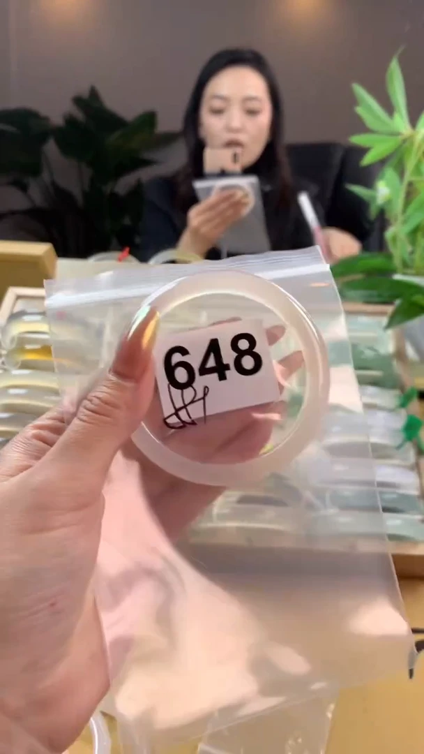 【闪购商品】玛瑙/玉髓手镯未镶嵌648