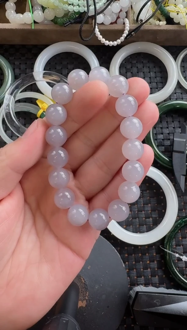 颈饰未镶嵌和田玉12mm烟紫手串