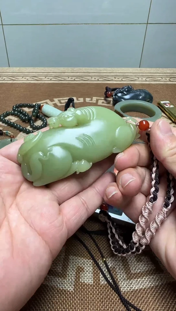 未镶嵌和田玉挂件马把件
