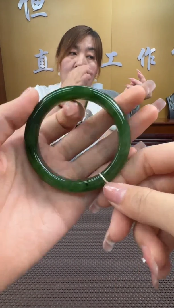 【闪购商品】和田玉手镯未镶嵌55