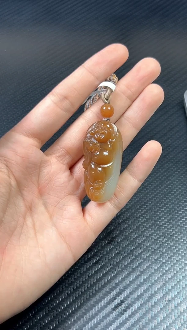 吊坠(赠链)未镶嵌和田玉若羌微色差