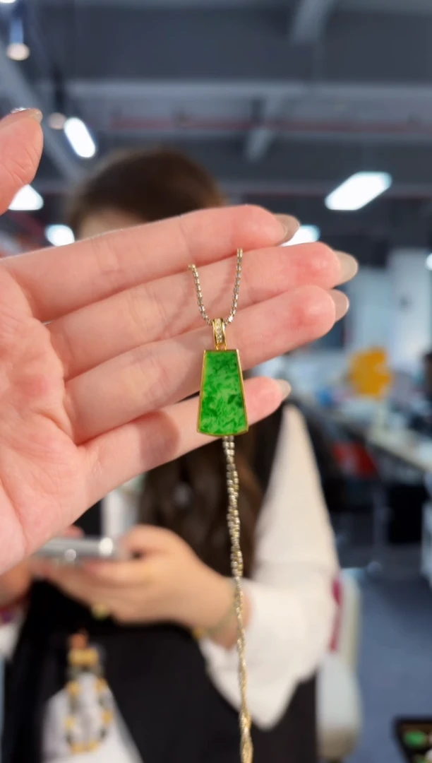 【闪购商品】翡翠吊坠(不含链)未镶嵌缅料A货/支持复检/一件