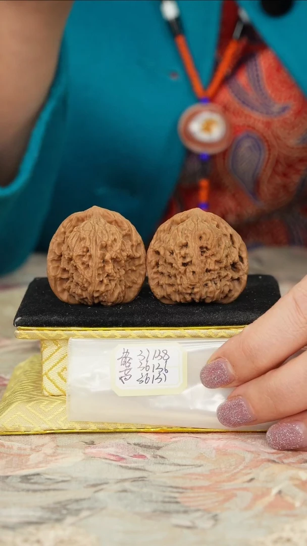 【闪购商品】文玩核桃把件原产地南将石