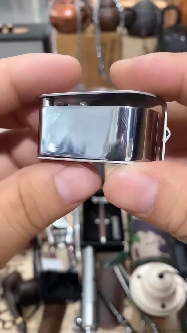 瓷片闪购商品  如图所示