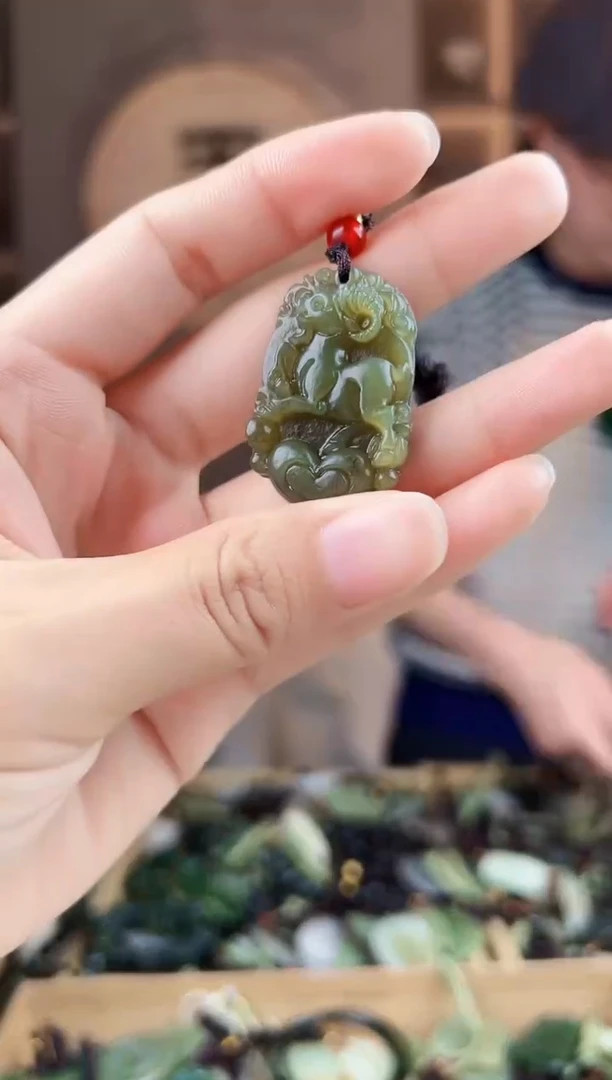 颈饰未镶嵌和田玉拍一发一，多样性发货