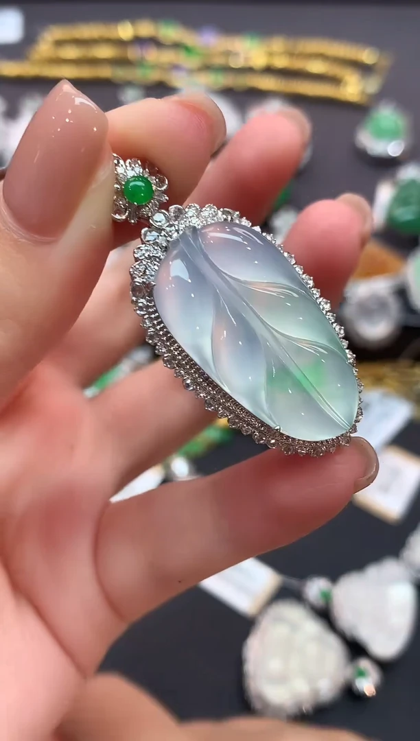 颈饰18K金镶嵌翡翠150-吊坠