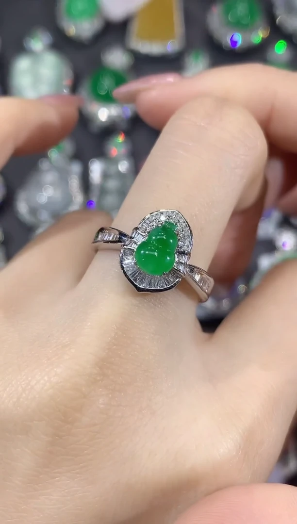 18K金镶嵌戒指翡翠D9翡翠