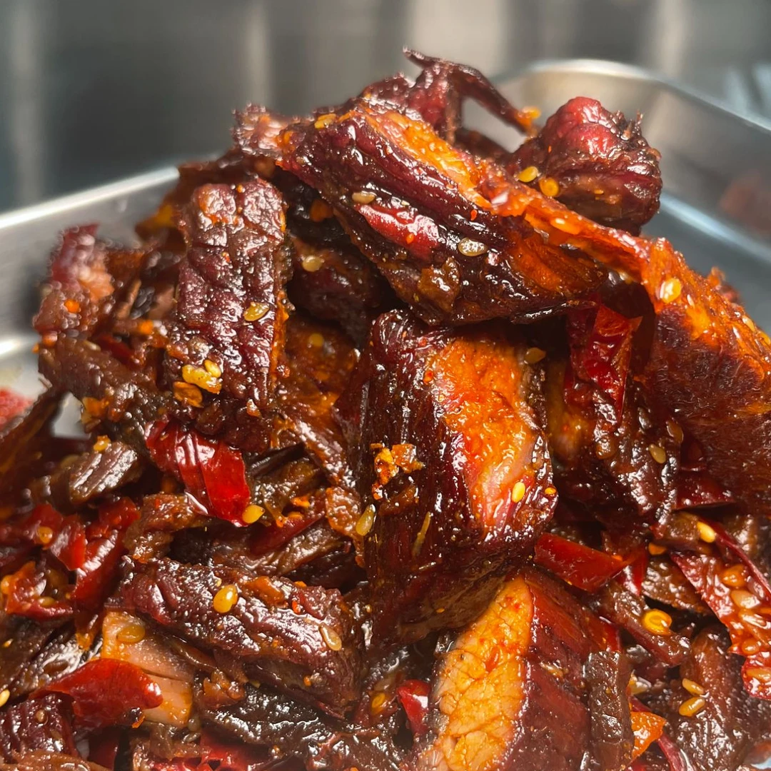 辣炒冷吃牛肉拌四两（2两辣炒牛肉干和2两现烤牛肉干混拌）真空包装