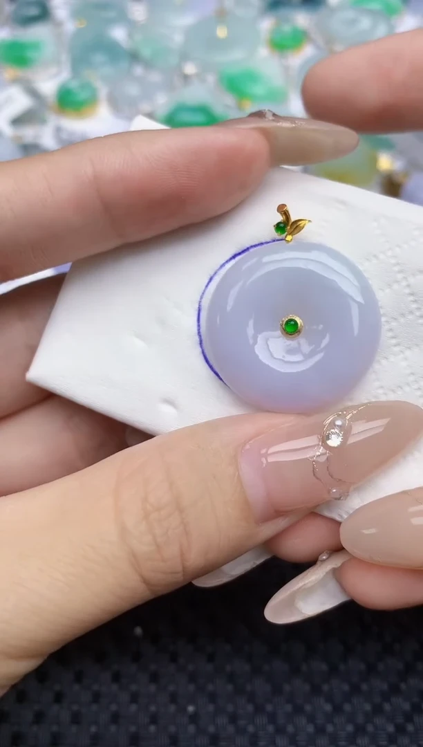 颈饰18K金镶嵌翡翠167   天然翡翠A货  百元以上9米证书费自理