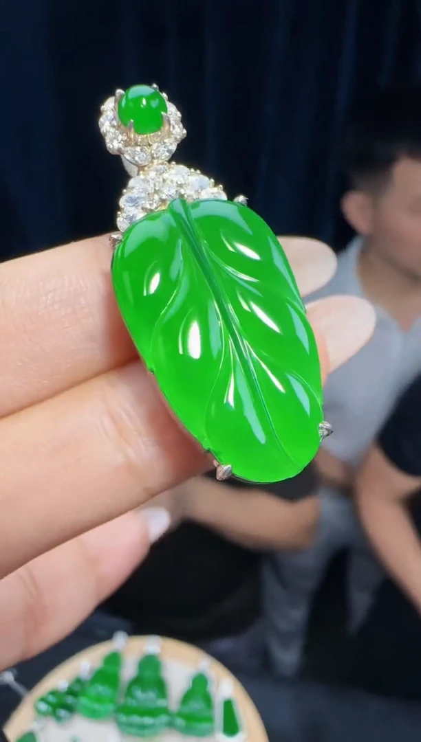 未镶嵌定制翡翠翡翠吊坠130