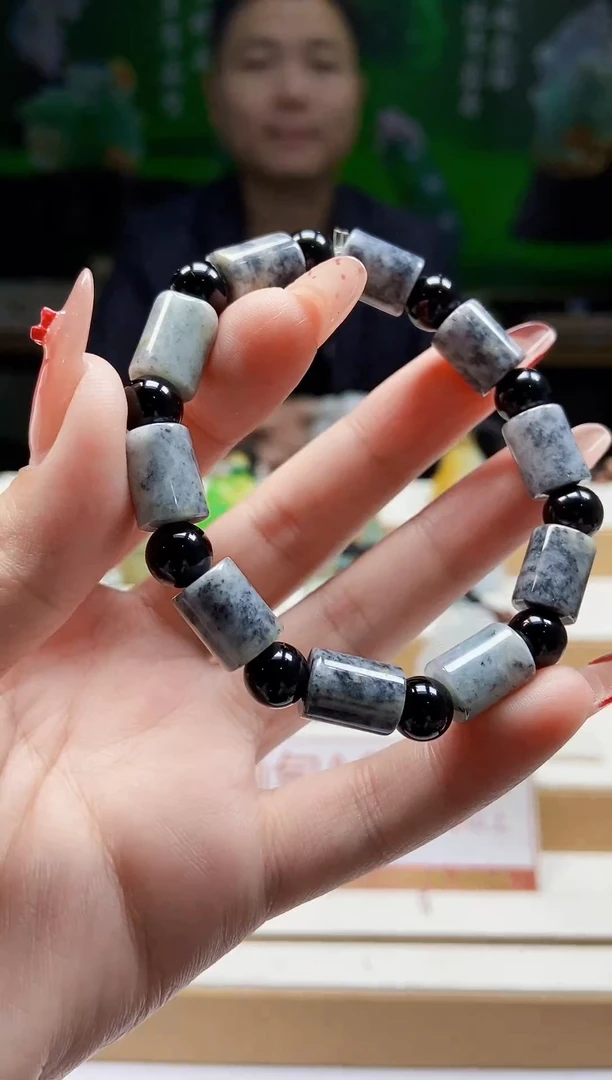 颈饰未镶嵌翡翠翡翠A货