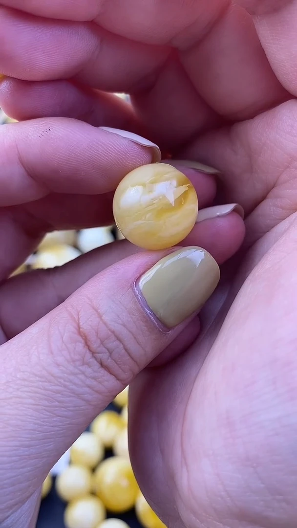 未镶嵌琥珀裸石蜜蜡.7/卡15.8MM
