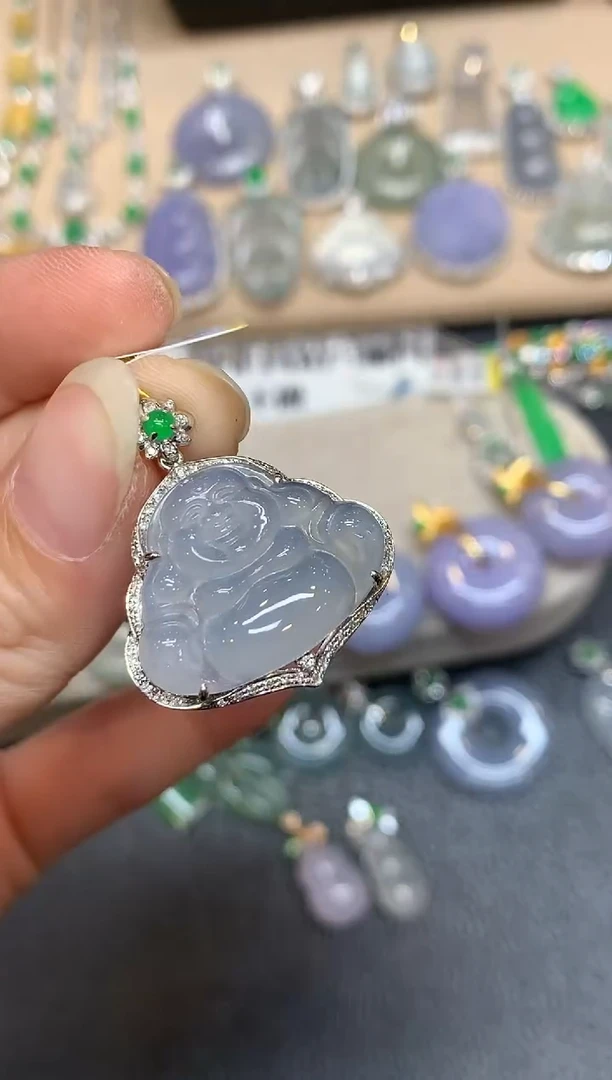 颈饰18K金镶嵌翡翠佛公【无服务费