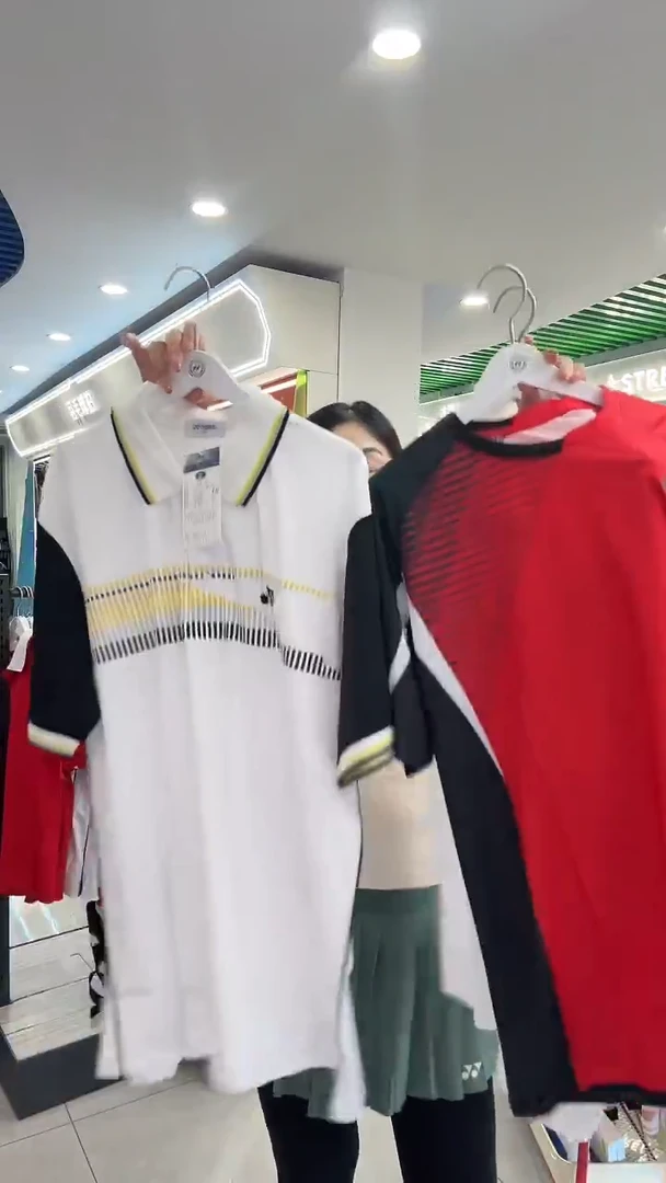 羽毛球服男款白黑XO红O