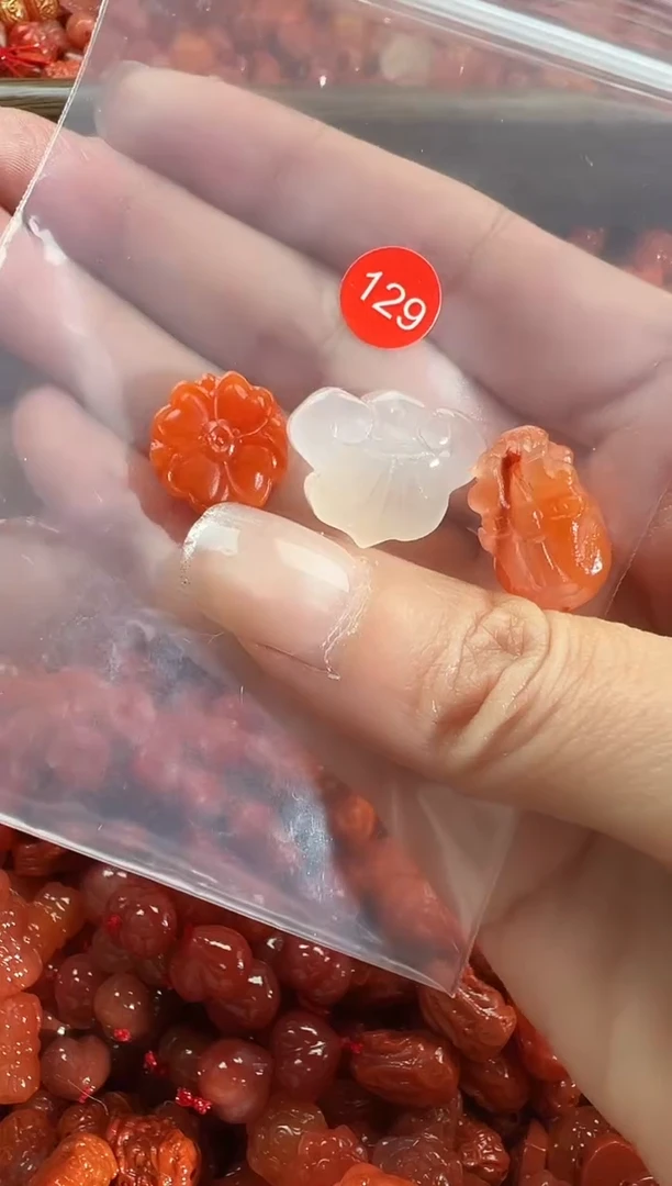 颈饰未镶嵌南红玛瑙1