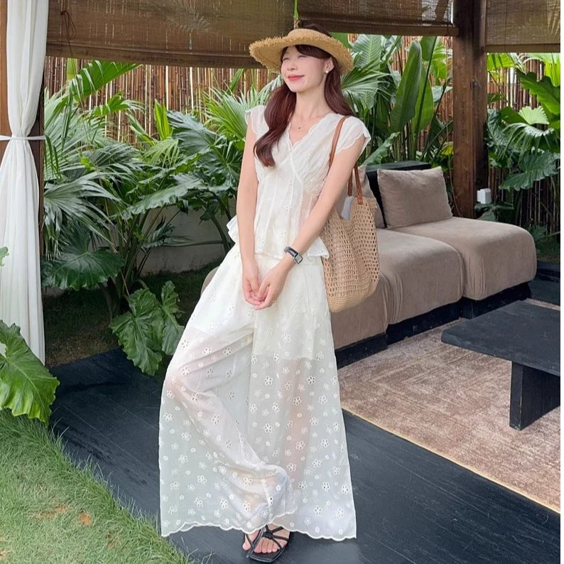 甜美套装镂空V领小飞袖衬衫女夏季高腰宽松休闲裤两件套