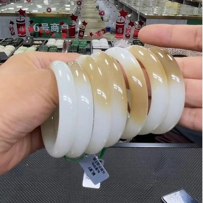 【老郑家】和田玉手镯一支(多样性发1件)