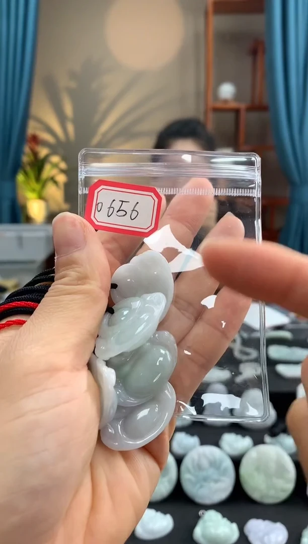 翡翠未镶嵌颈饰佛公0656 多样性发一件