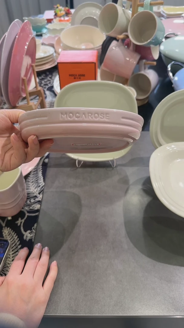 【闪购商品】瓷20cm方形樱花粉深盘1个