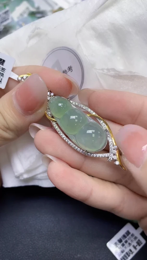 颈饰未镶嵌翡翠天然缅甸翡翠A货百元以上9元证书费自理