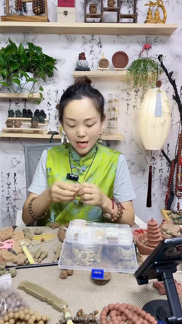 泥塑香身芄莲花耳饰流苏款
