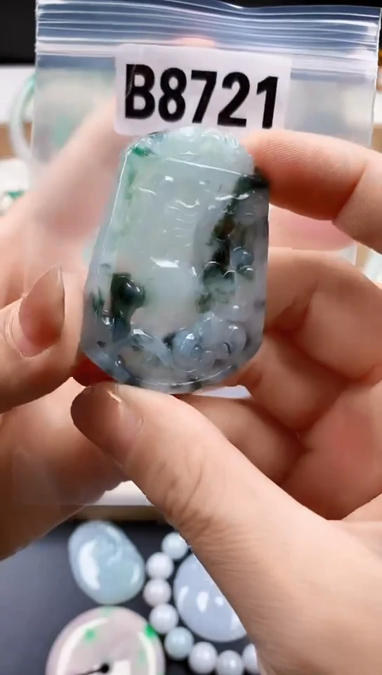 颈饰未镶嵌翡翠天然翡翠吊坠挂件