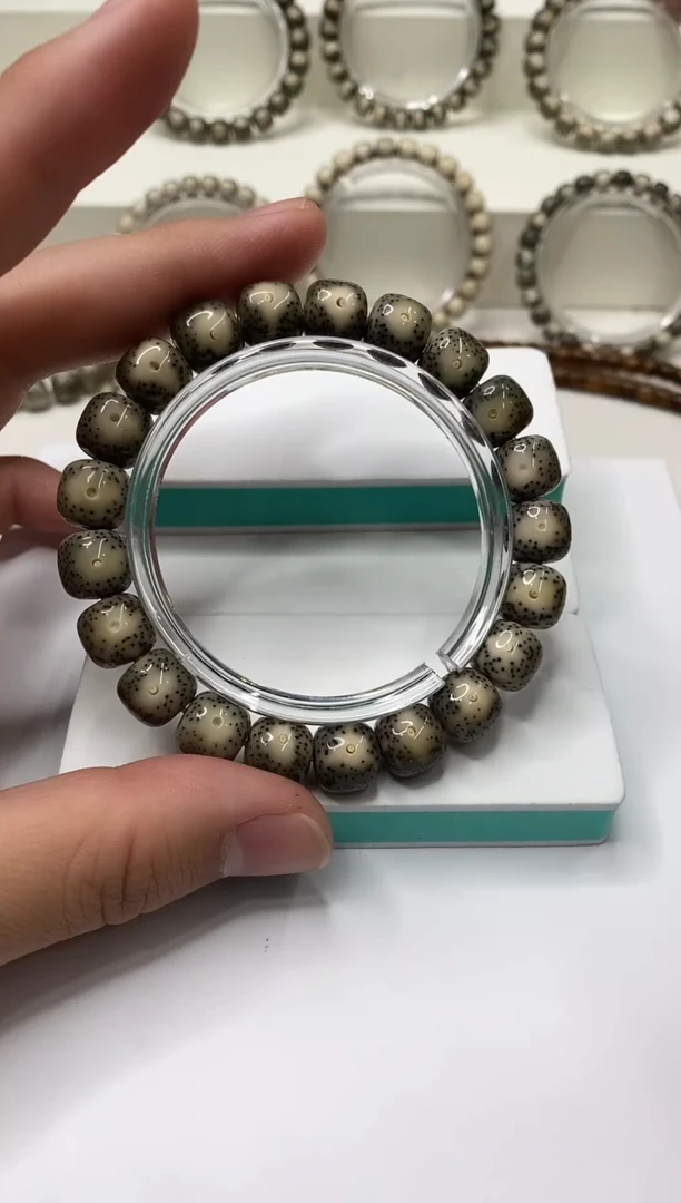 吊坠星月菩提190     b22