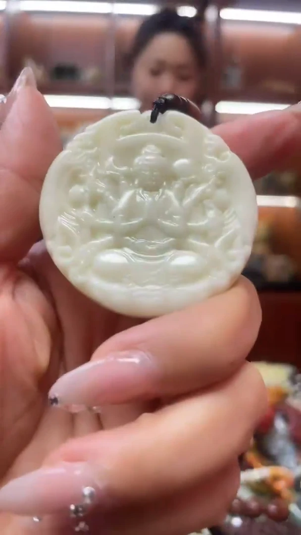 未镶嵌蛇纹石玉吊坠