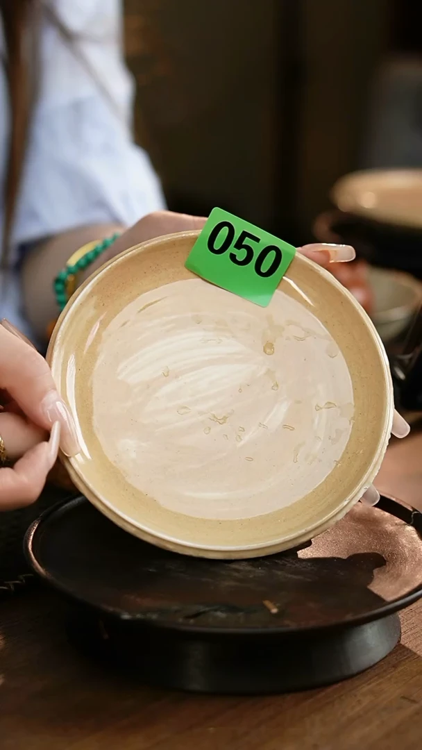 其他黄圆口壶承....050