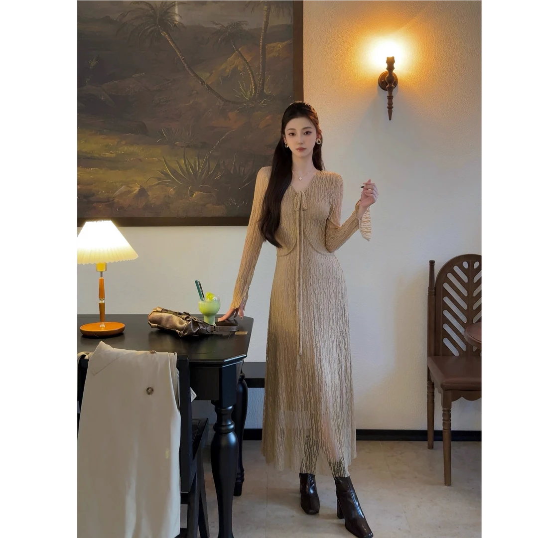 小丽拾雾山雨 法式喇叭袖针织长裙收腰包臀鱼尾裙蕾丝v领连衣裙