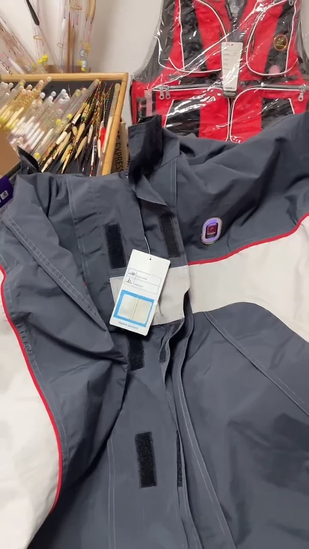 851   XL码   冲锋衣  上衣