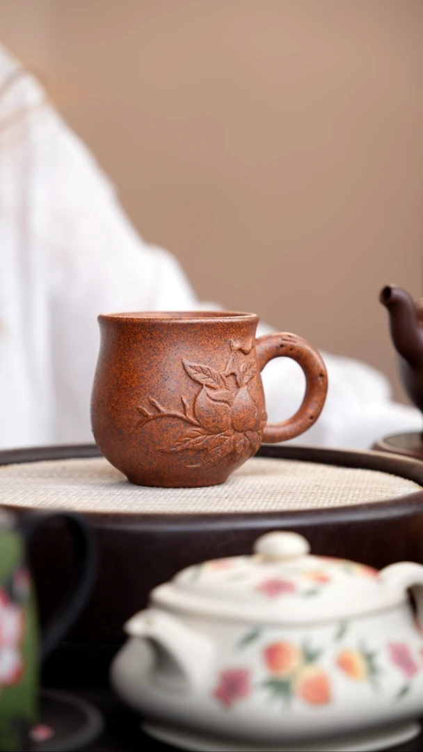 茶壶紫砂高温烧寿桃手把杯