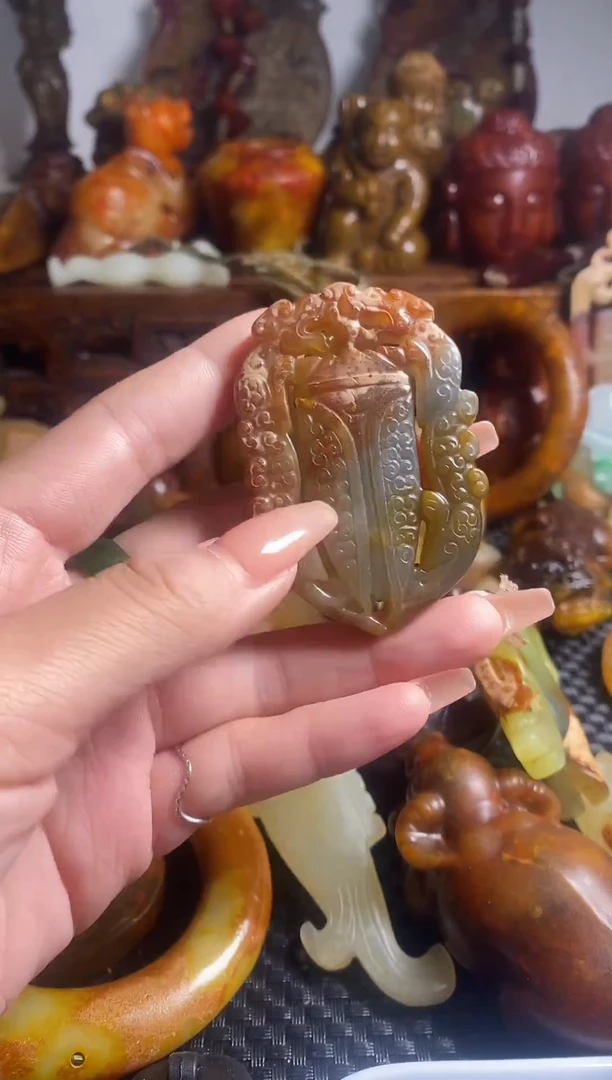 未镶嵌岫岩老玉（透闪石质玉）摆件未镶嵌