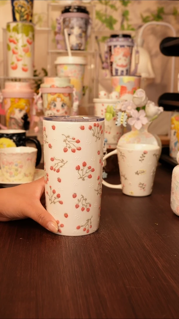 陶景德镇手绘的杯子