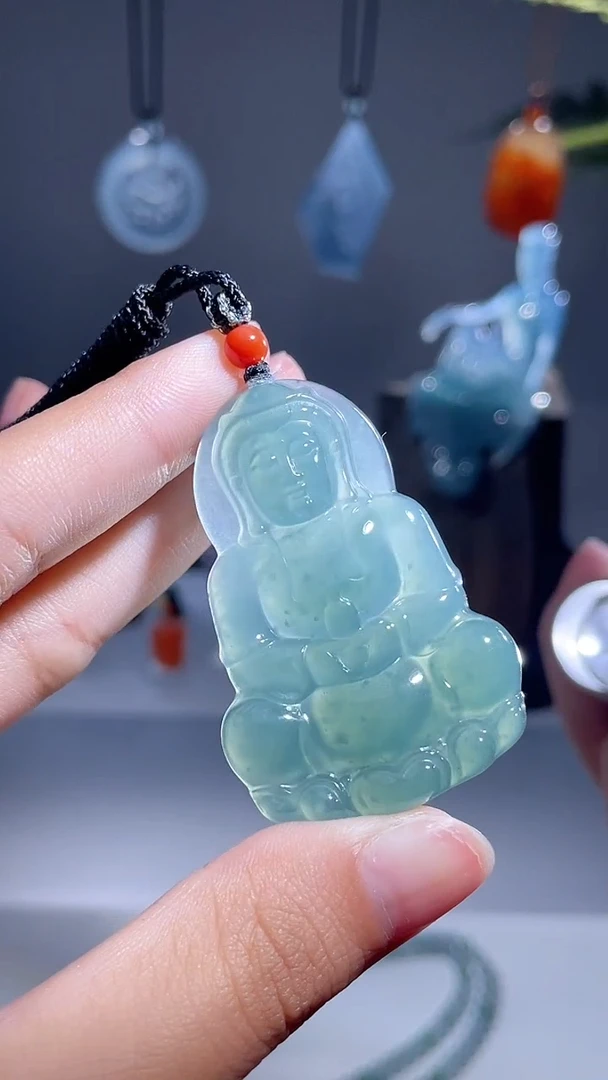 颈饰未镶嵌翡翠观音