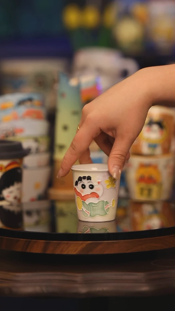 【闪购商品】摆件景德镇釉下彩绘设计师款式陶瓷