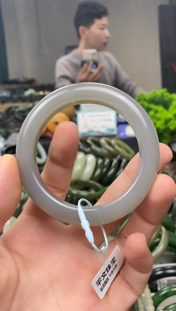 未镶嵌手镯和田玉57.5