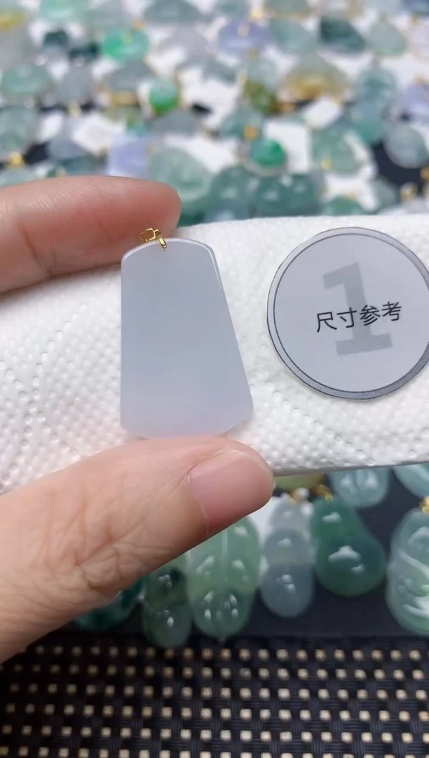 颈饰18K金镶嵌翡翠天然缅甸A货翡翠