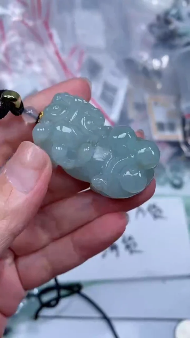 颈饰未镶嵌翡翠吊坠