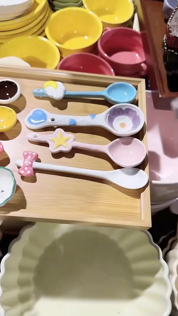 碗4个勺子微瑕 凑满20元包邮