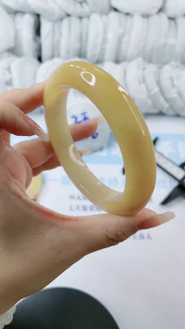 【闪购商品】石英质玉手镯未镶嵌0732963956-65多样性发货