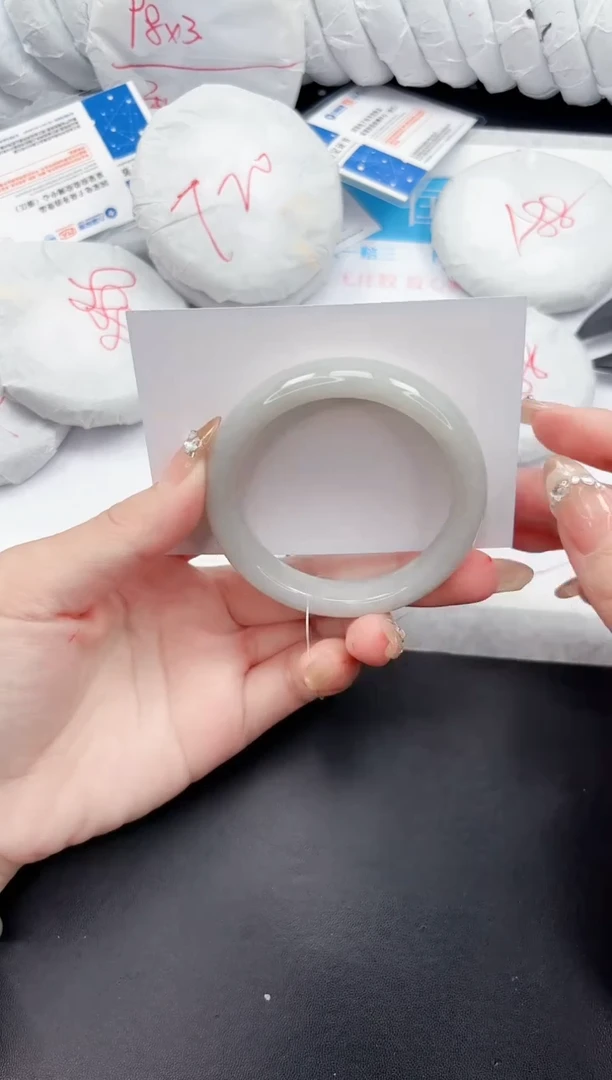 和田玉手镯未镶嵌189-54YZ