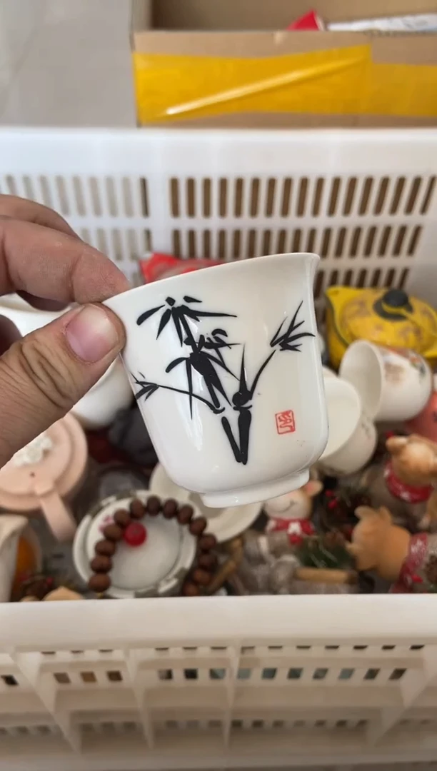 杯无运费险有瑕疵的摄影的产品有使用过的痕迹有点脏介意勿拍
