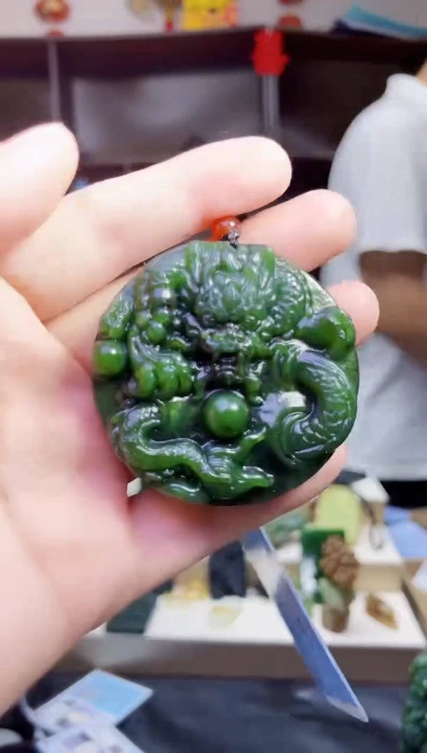 和田玉未镶嵌颈饰1