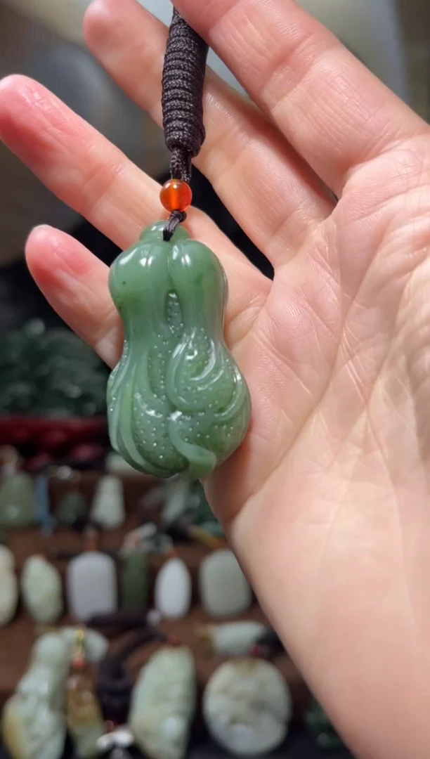 颈饰未镶嵌和田玉.