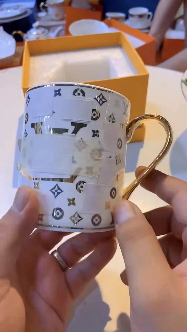 杯鸿辉家品牌瓷器，京东包邮！