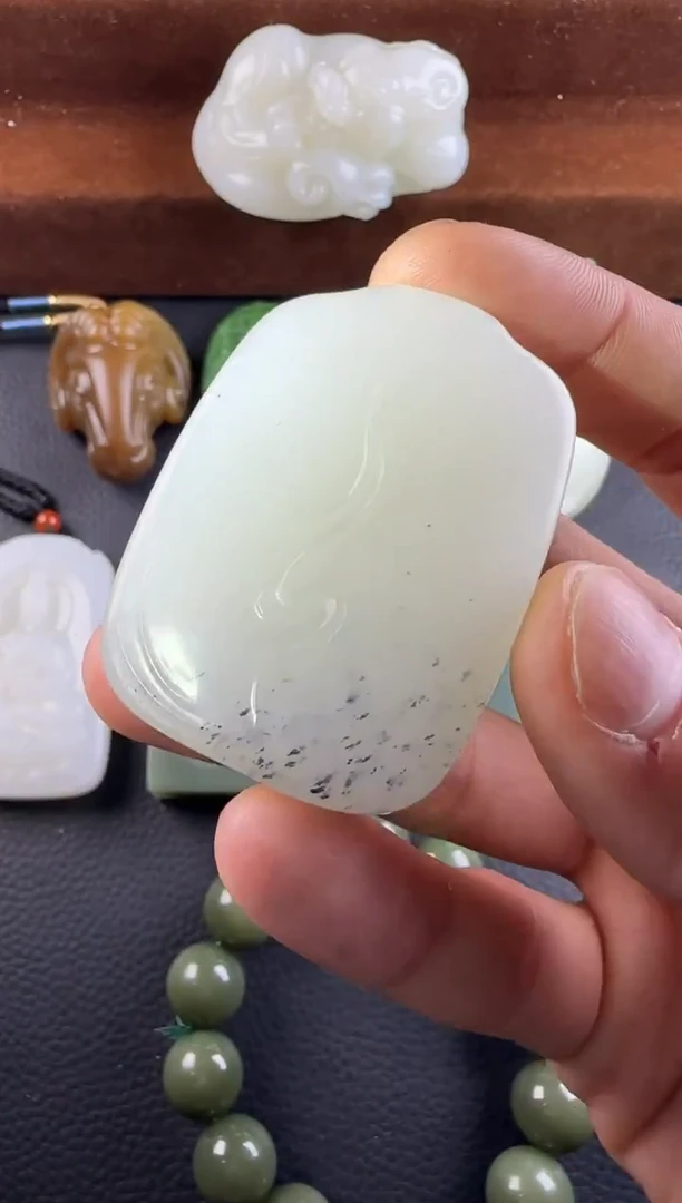 未镶嵌和田玉挂件和田玉挂件